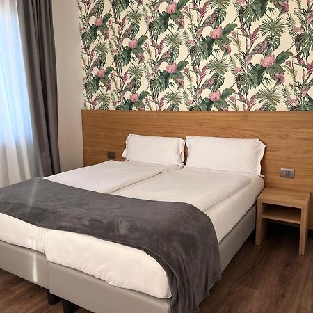 Hotel Belvedere Spiazzi Di Caprino Екстер'єр фото